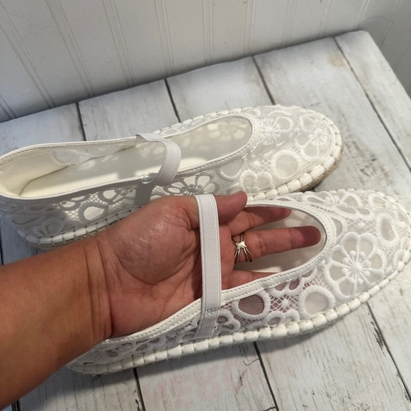 Universal Thread Women’s Size 9 White Lace Floral Espadrille Flats Mary Jane - Picture 9 of 11